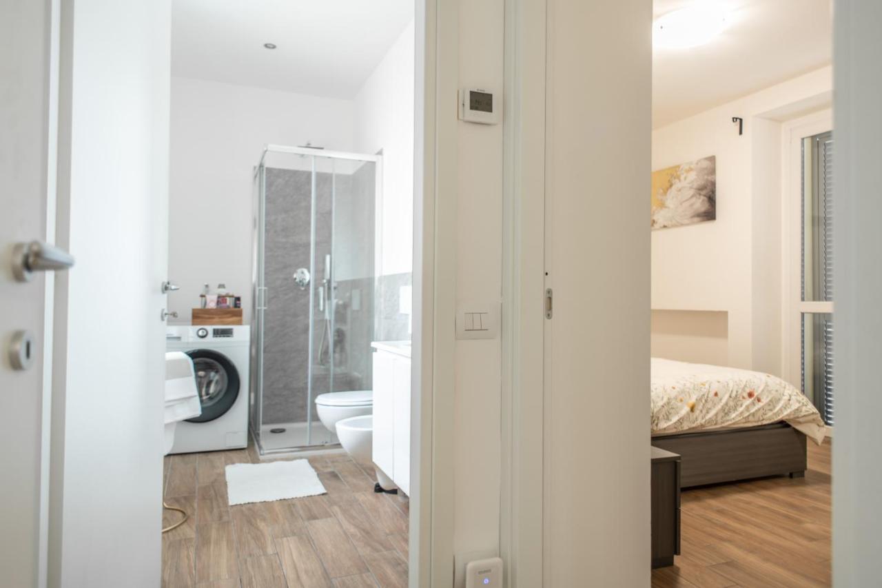 Lora Apartment,Free Private Parking, Self Check In,1 Como Exterior photo