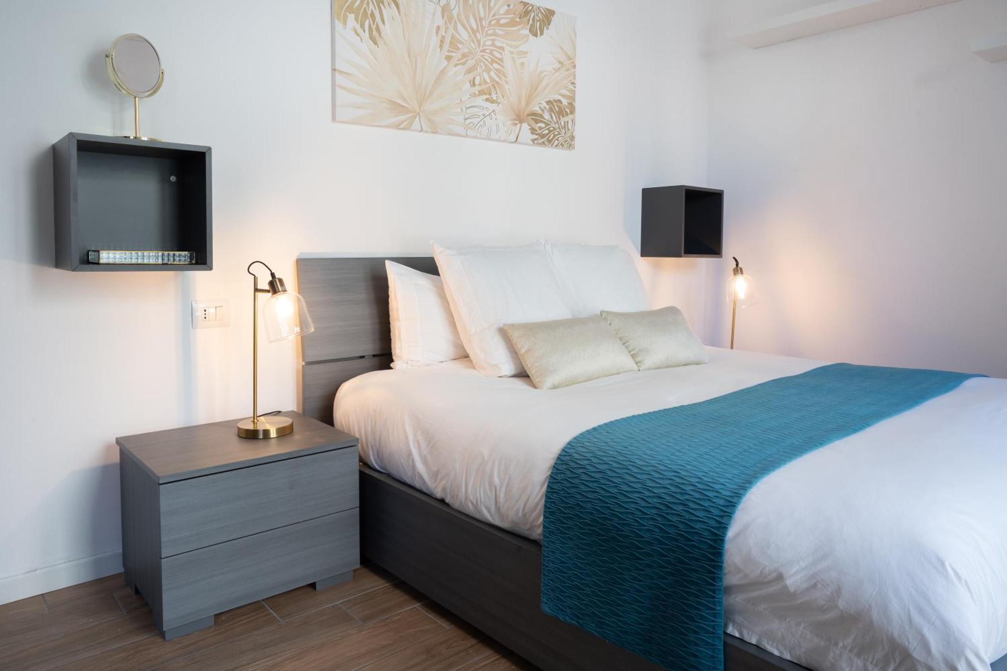 Lora Apartment,Free Private Parking, Self Check In,1 Como Exterior photo