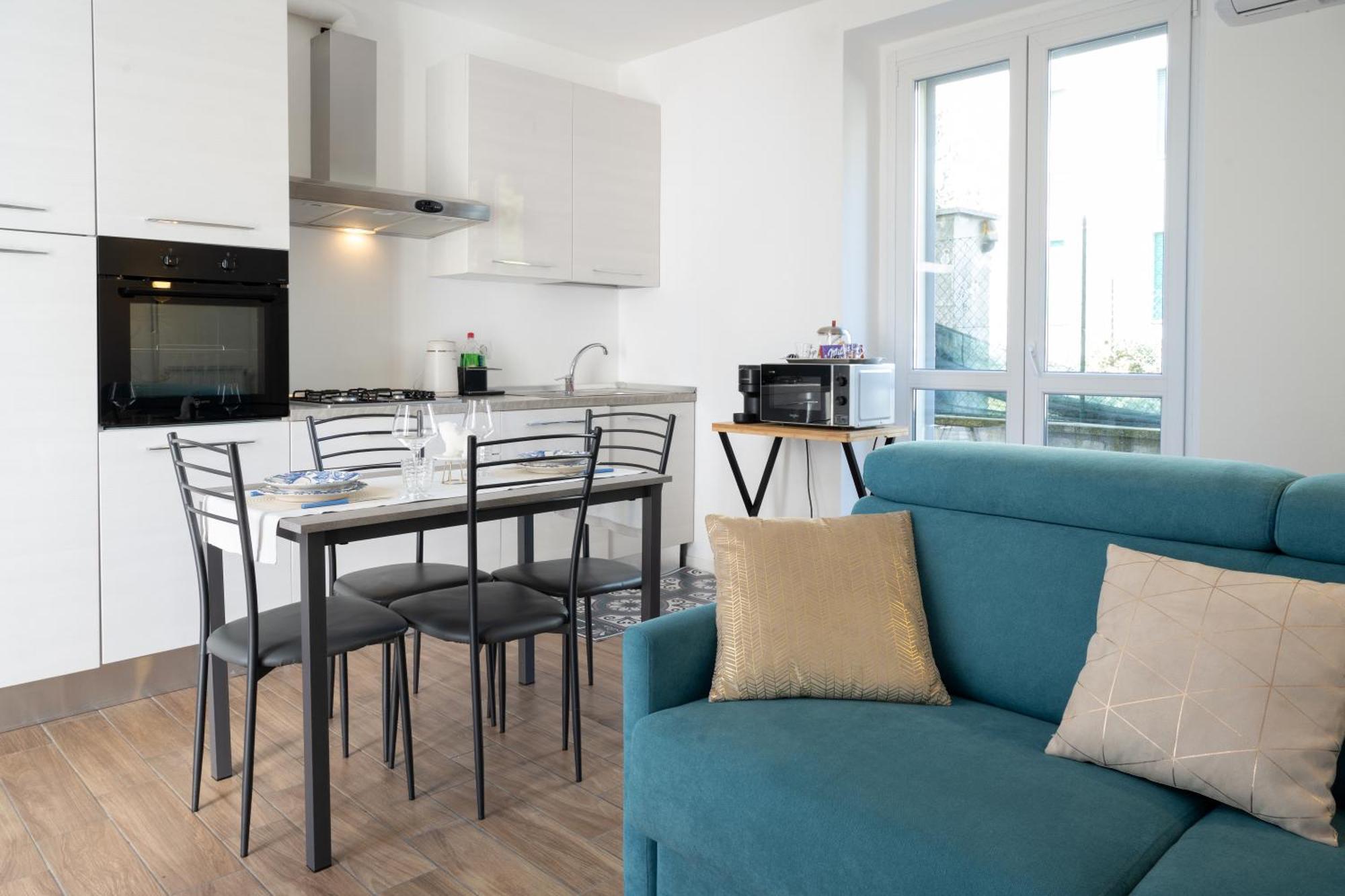Lora Apartment,Free Private Parking, Self Check In,1 Como Exterior photo